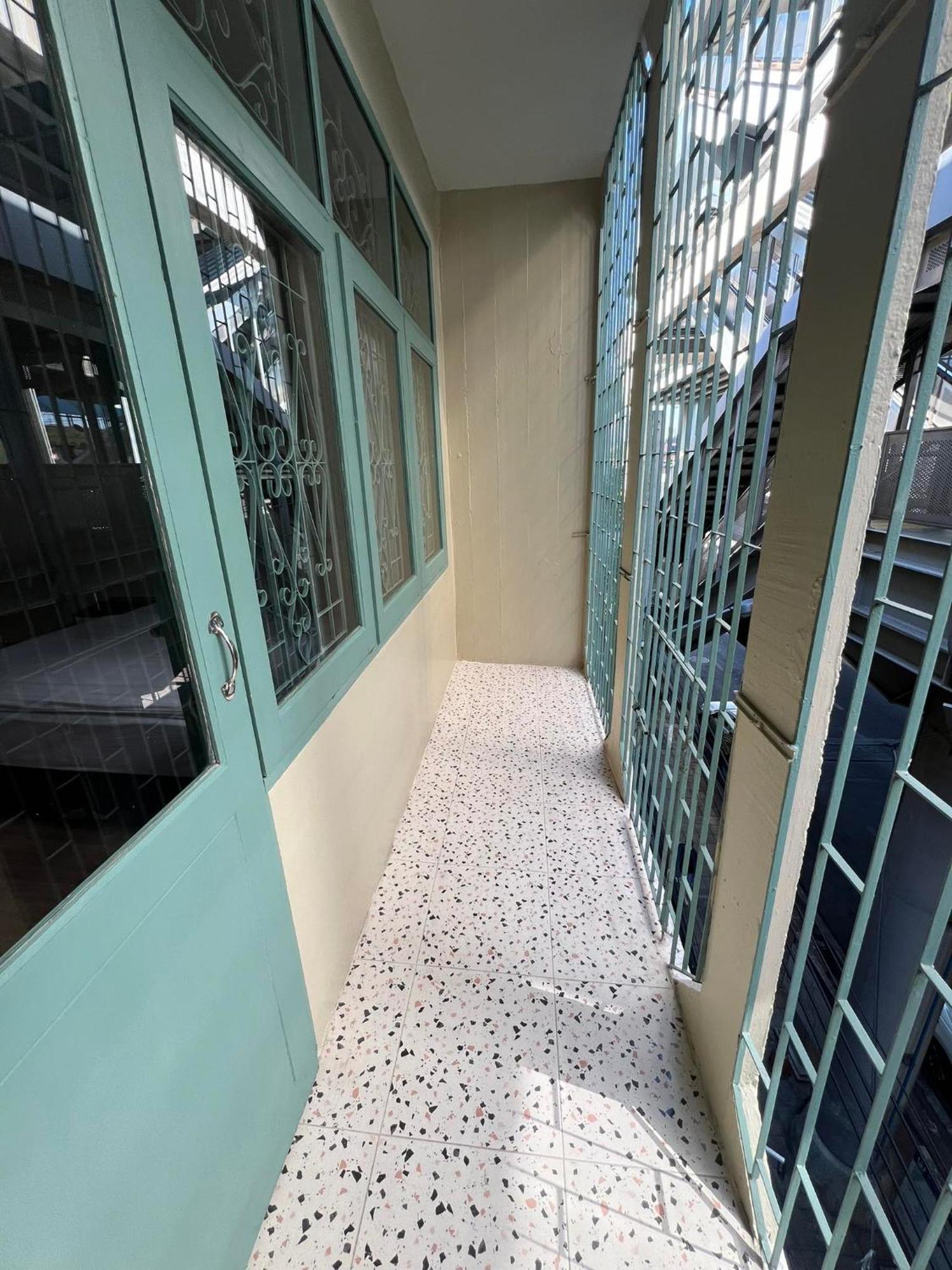 Bangwa House - Mrt Bangwa Station Ξενοδοχείο Μπανγκόκ Εξωτερικό φωτογραφία